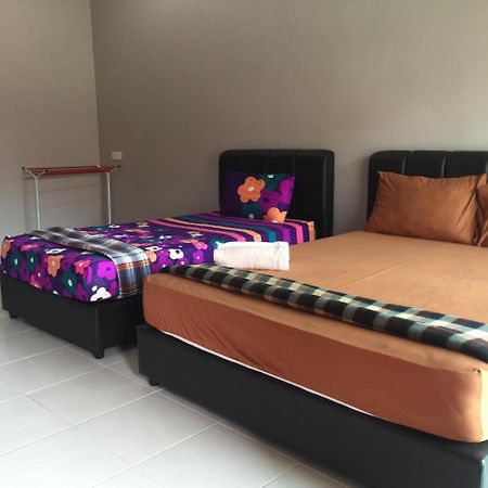 Harmony Guesthouse Sdn Bhd Padang Mat Sirat 외부 사진