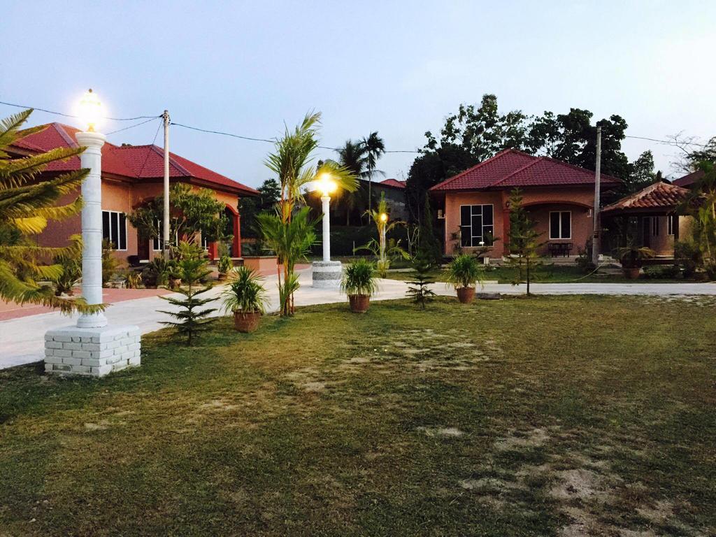 Harmony Guesthouse Sdn Bhd Padang Mat Sirat 외부 사진